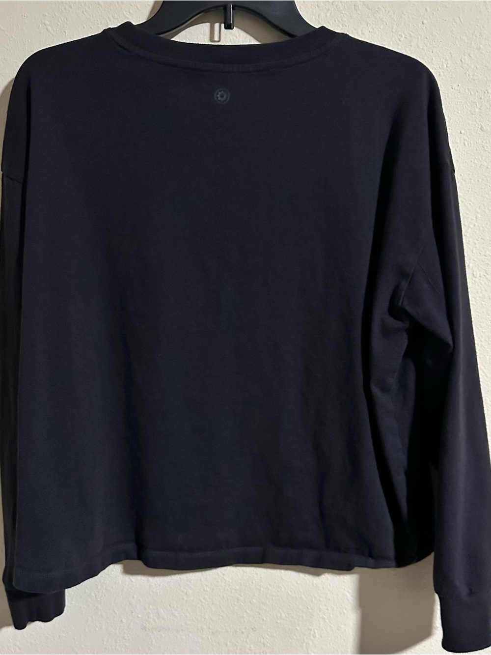 Club Pilates Women's Black Embossed Logo Long Sleeve Shirt - Picture 5 of 6